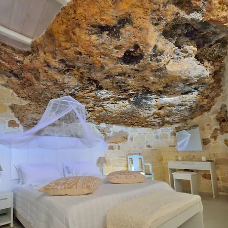 Koukis House *
